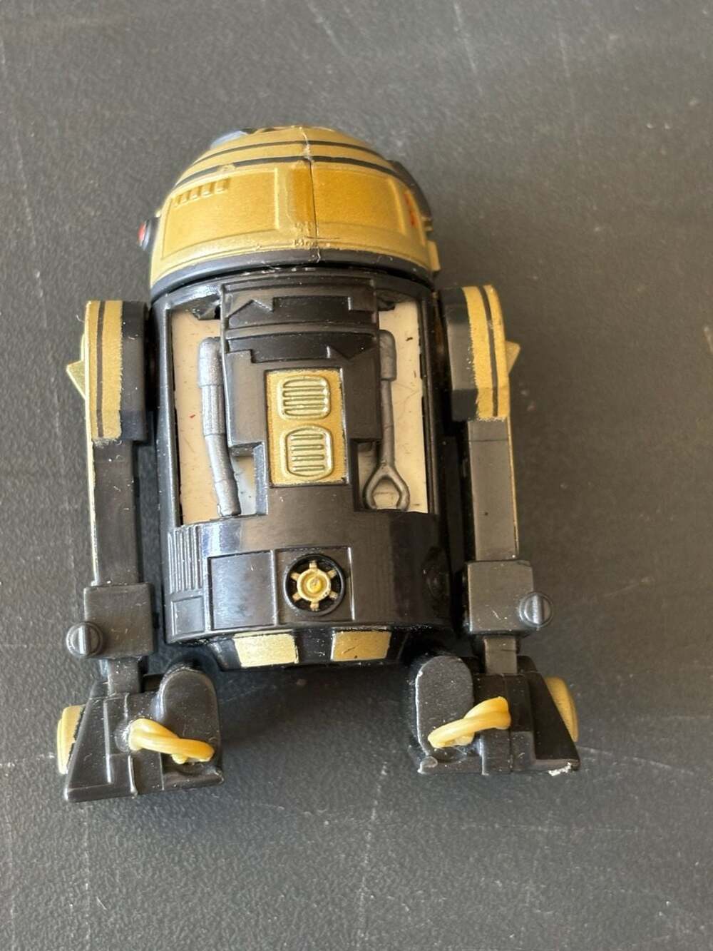 Hasbro Star Wars The Clone Wars R3-S6 Goldie Astromech Droid Figure